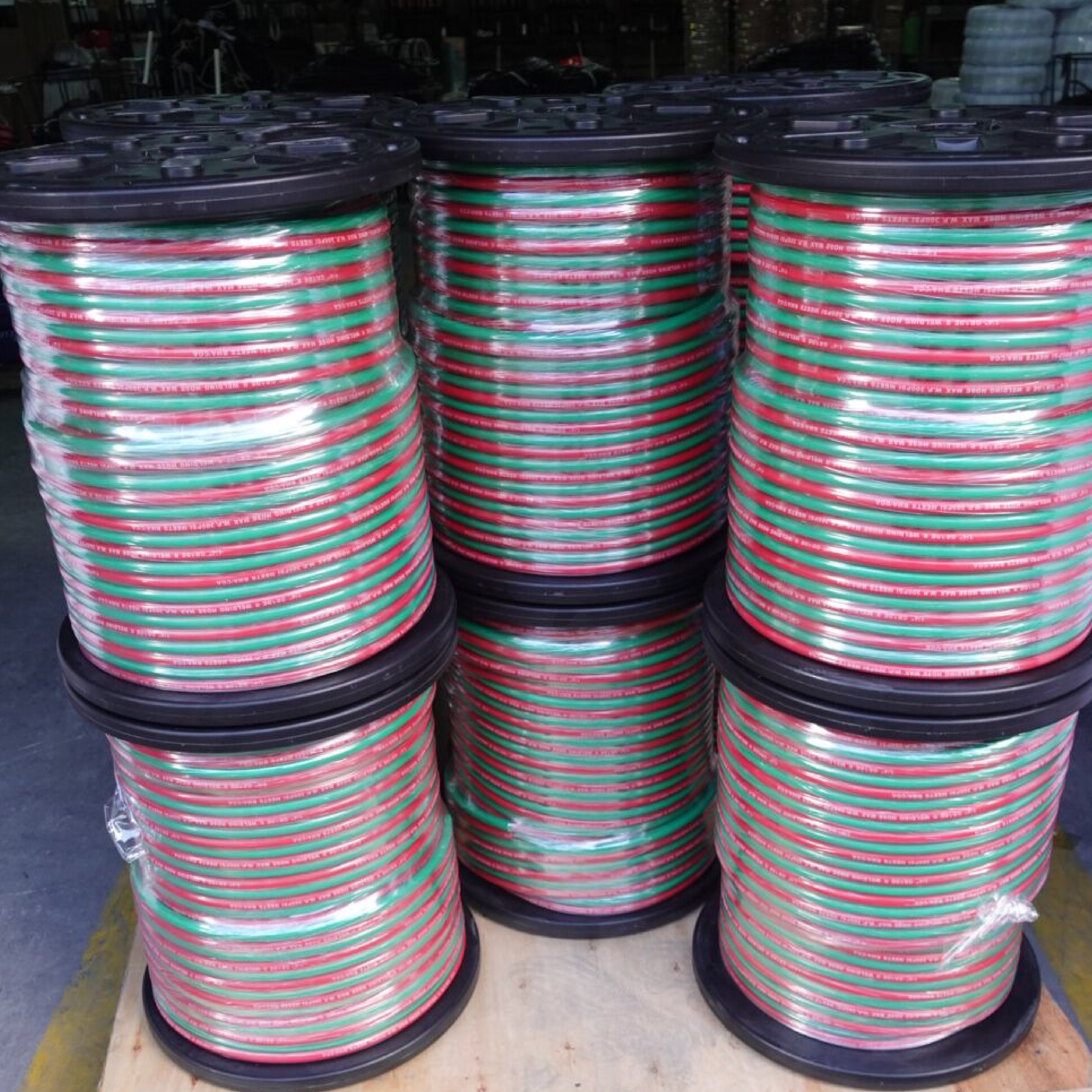 Wąż gumowy klasy T/R USA ze szpulą